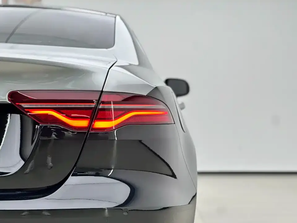 Jaguar XEL