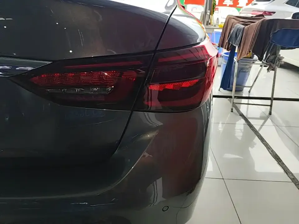 Infiniti Q50L