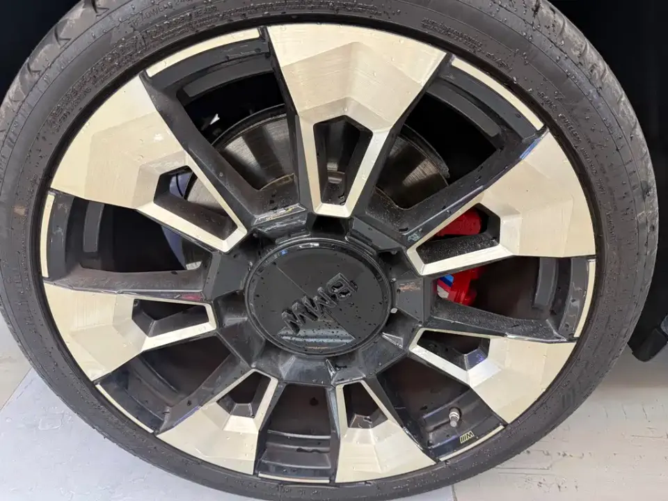 BMW XM