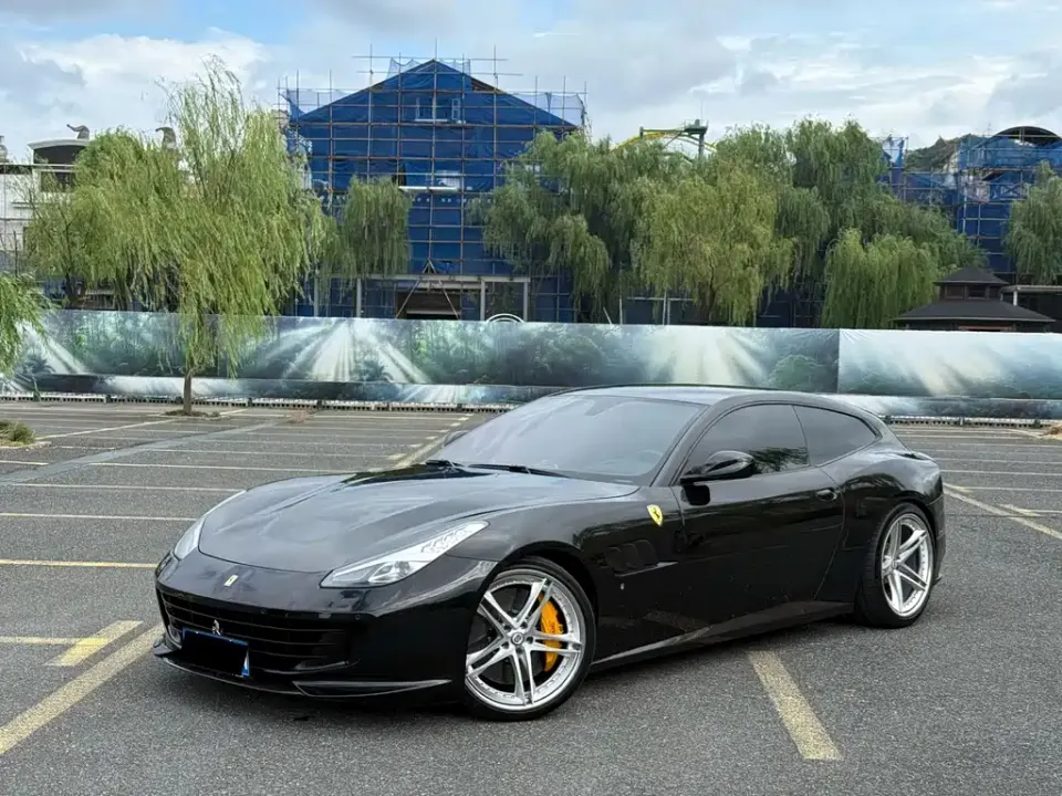 Ferrari GTC4Lusso