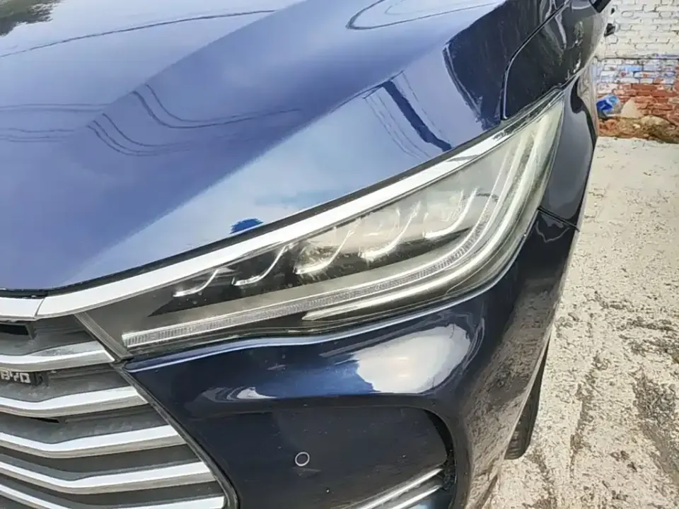 BYD MAX