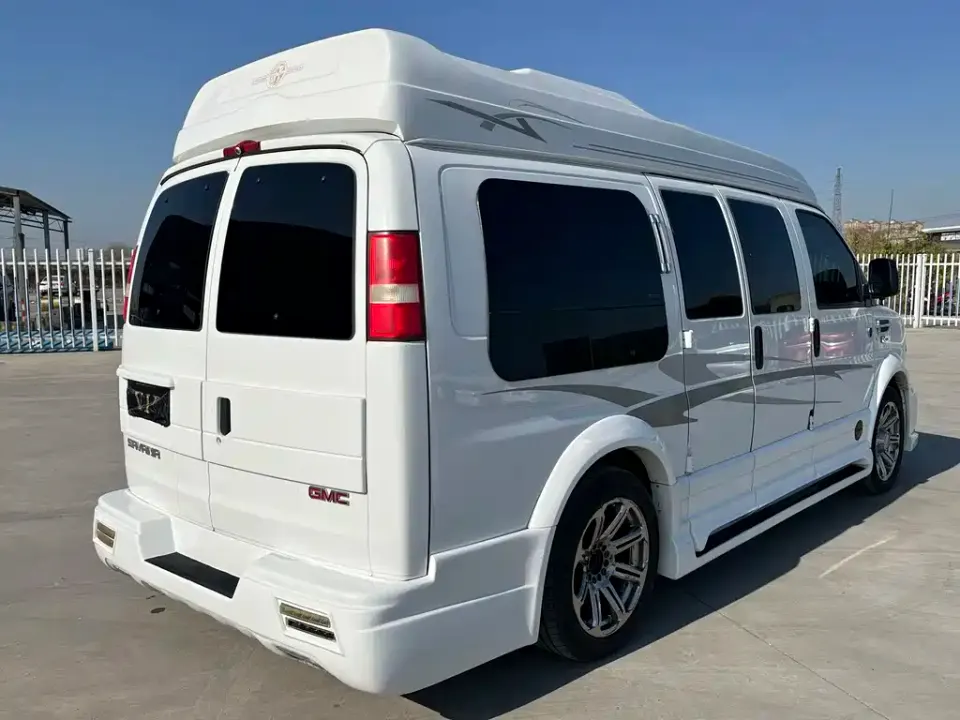 GMC Savana