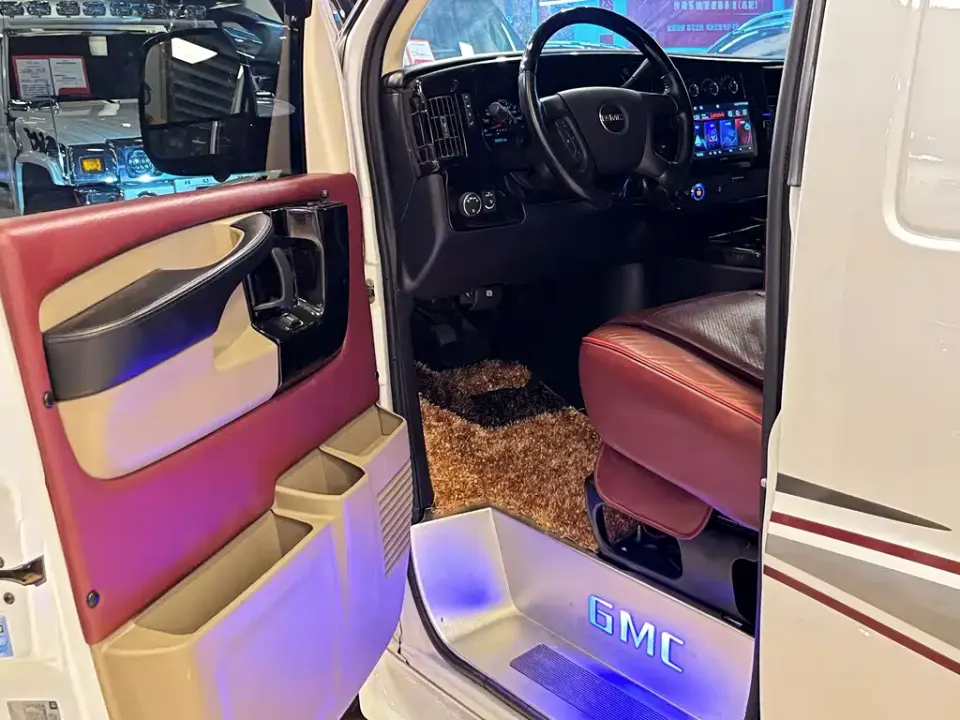 GMC Savana