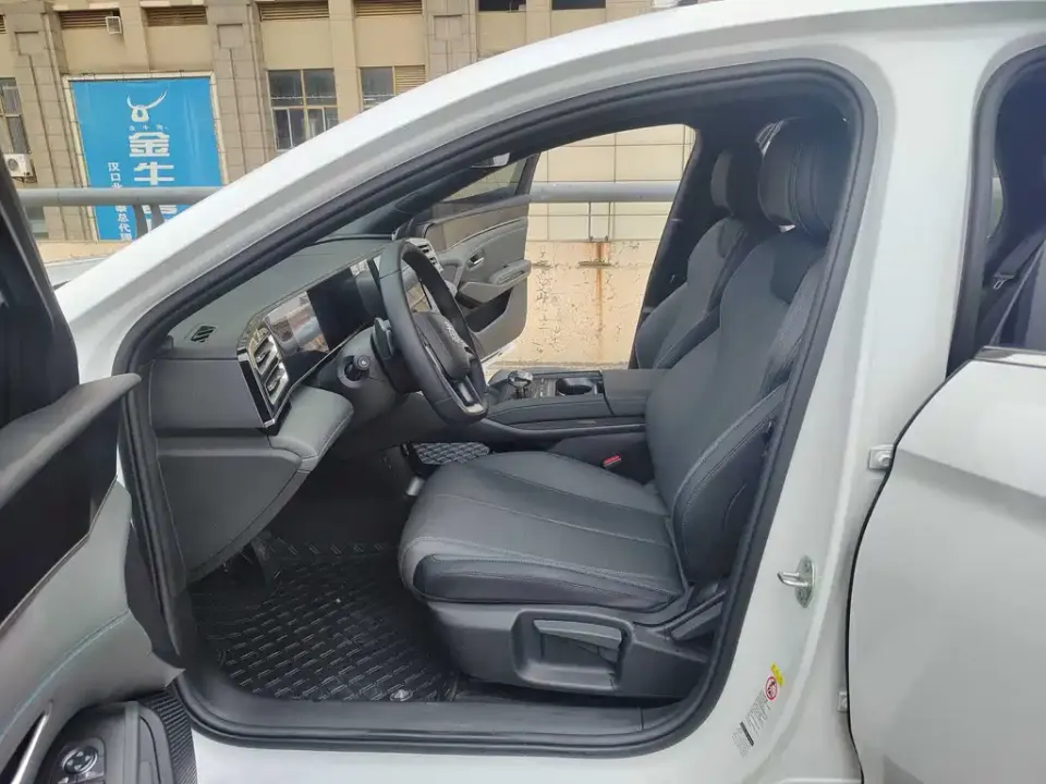 BYD Qin L