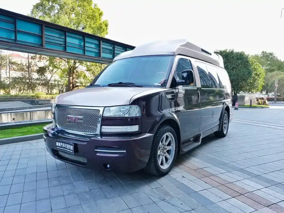 GMC Savana
