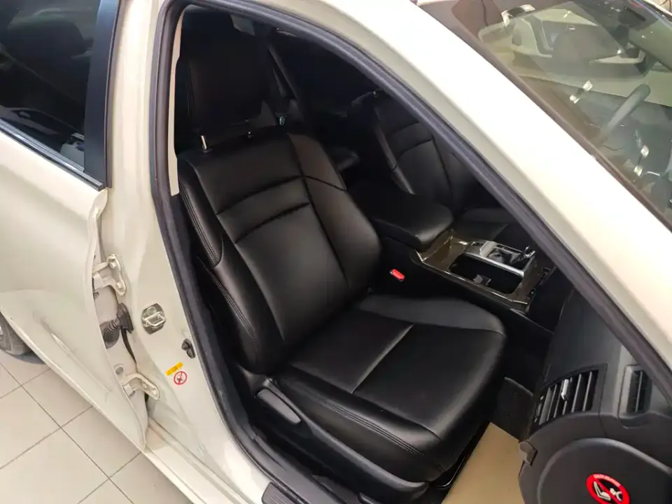 Toyota Reiz