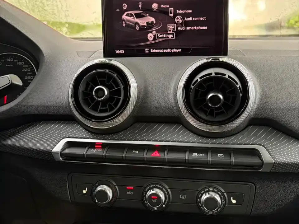 Audi Q2L