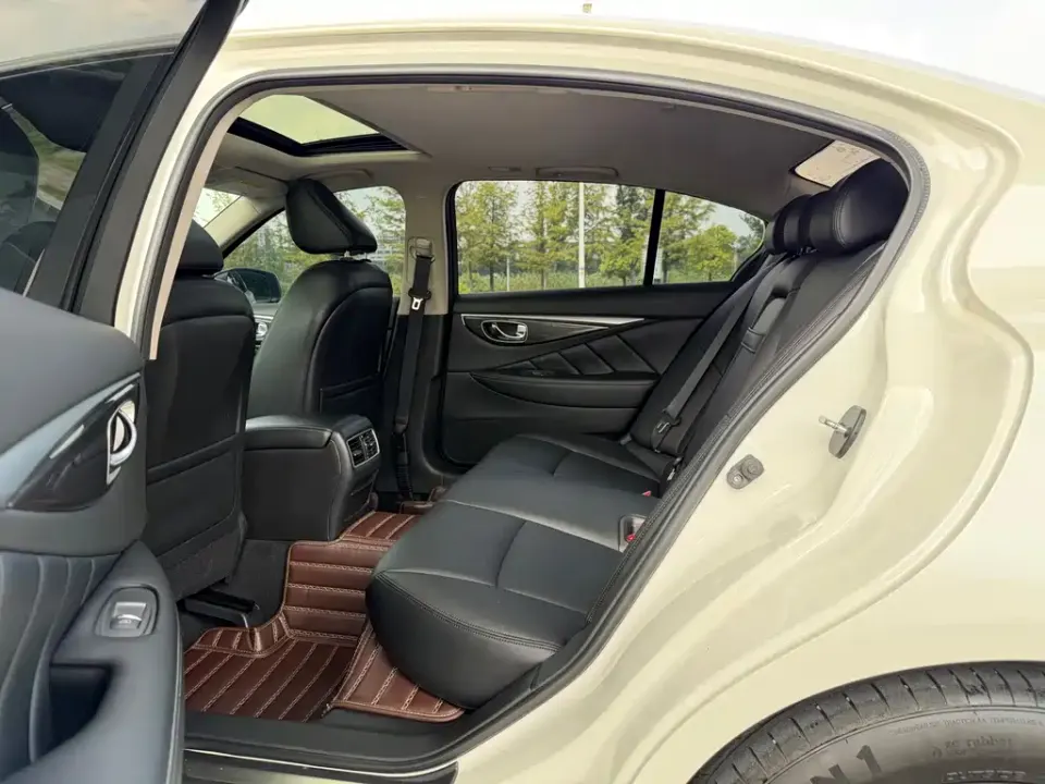 Infiniti Q50L