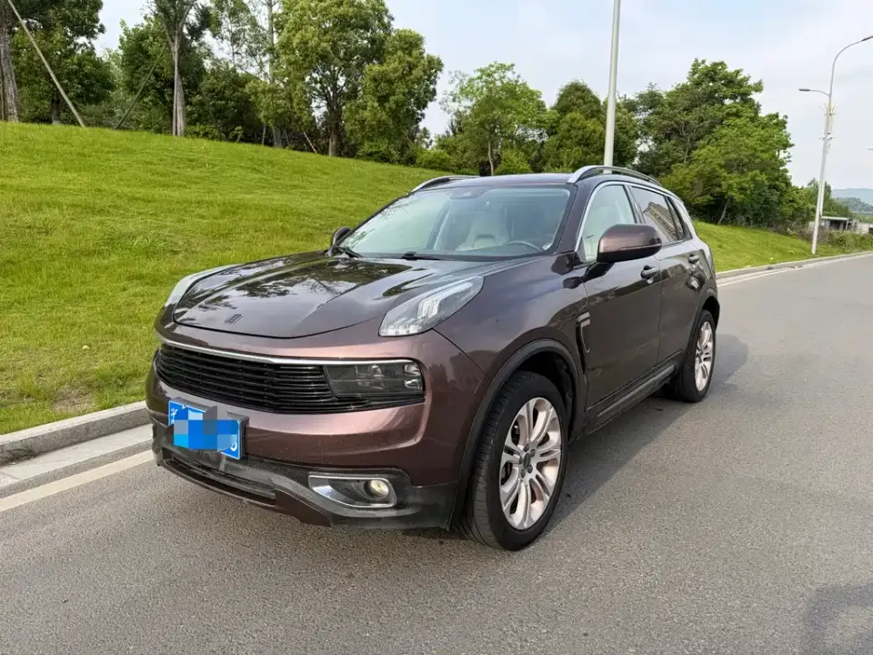 Lynk & Co 01