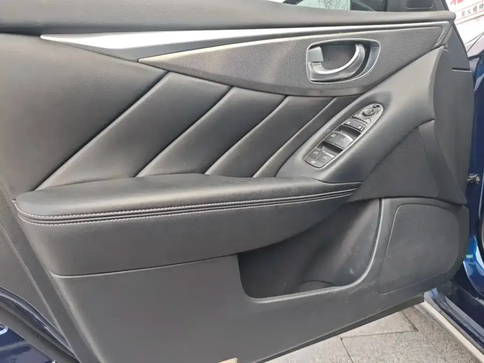 Infiniti Q50L