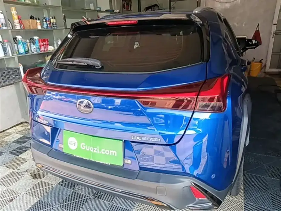 Lexus UX