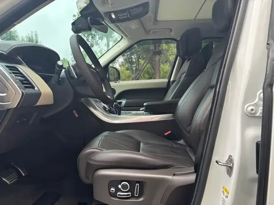 Land Rover Sport