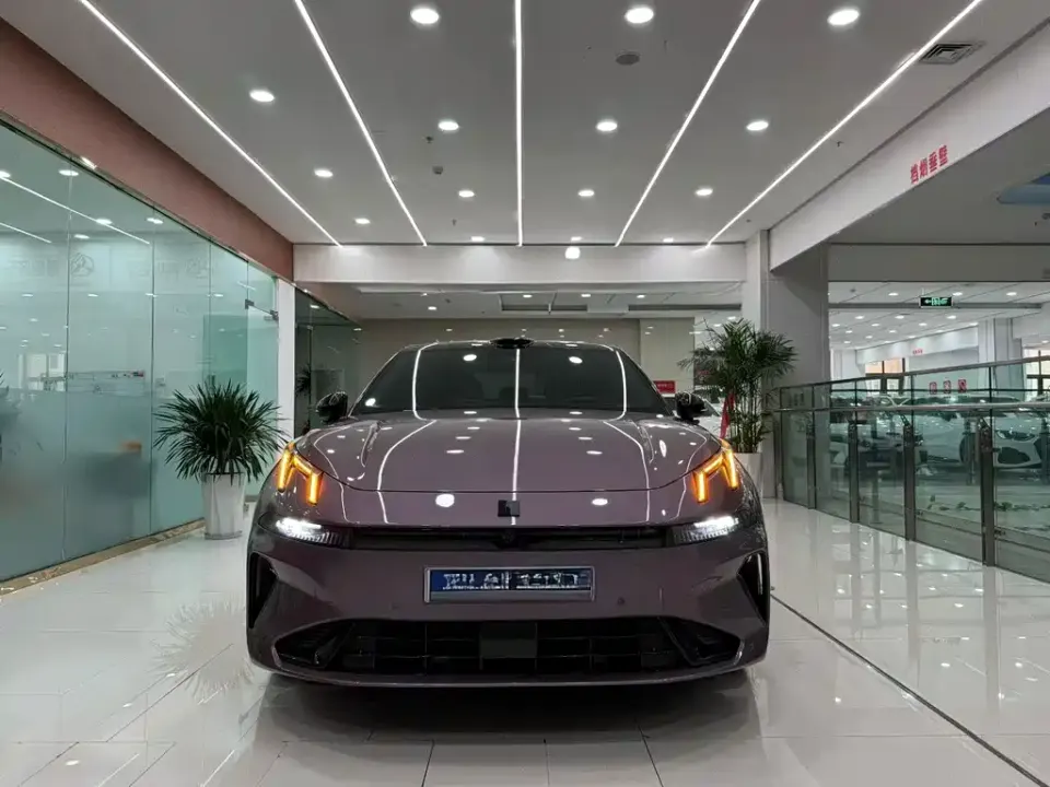 Lynk & Co 07 EM-P