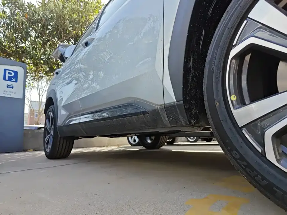 Geely Boyue L