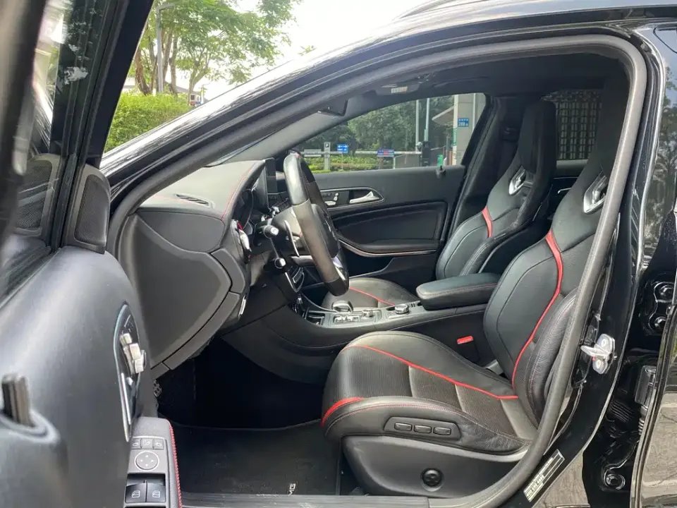 Mercedes-Benz GLA AMG