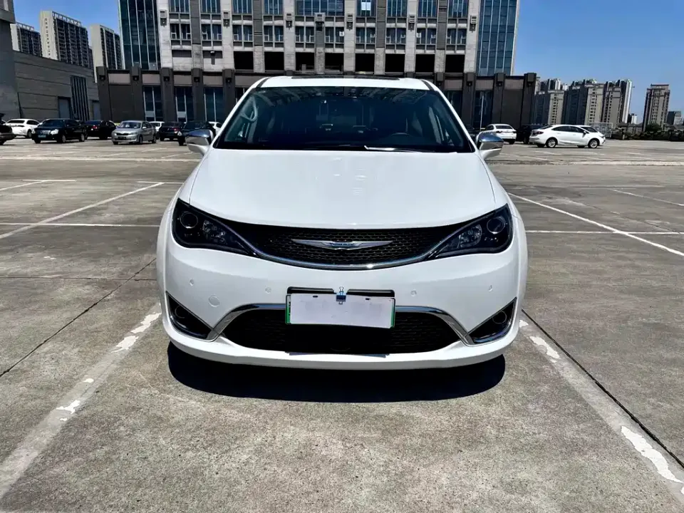 Chrysler Grand Voyager PHEV (Import)