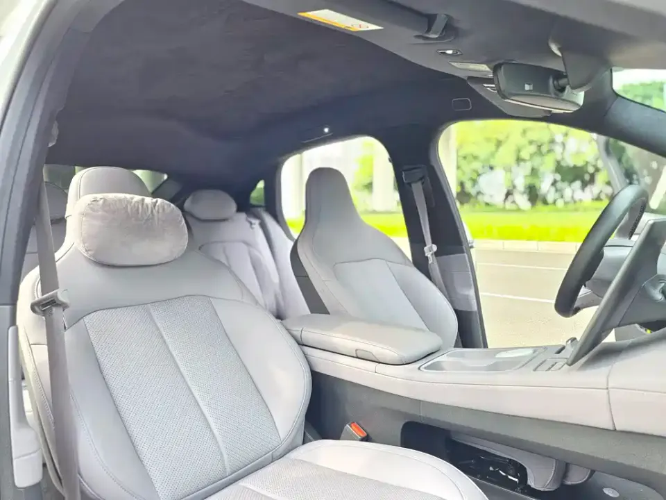 Nio EC6