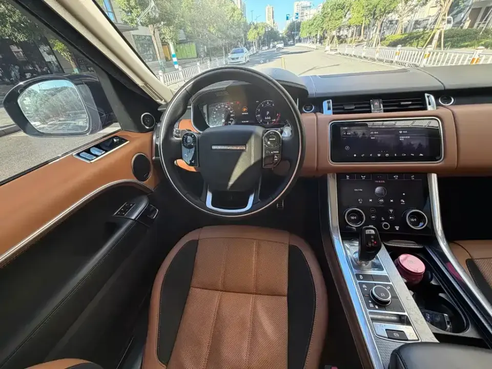 Land Rover Sport