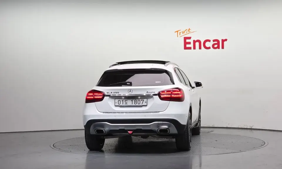 Mercedes-Benz GLA-Class