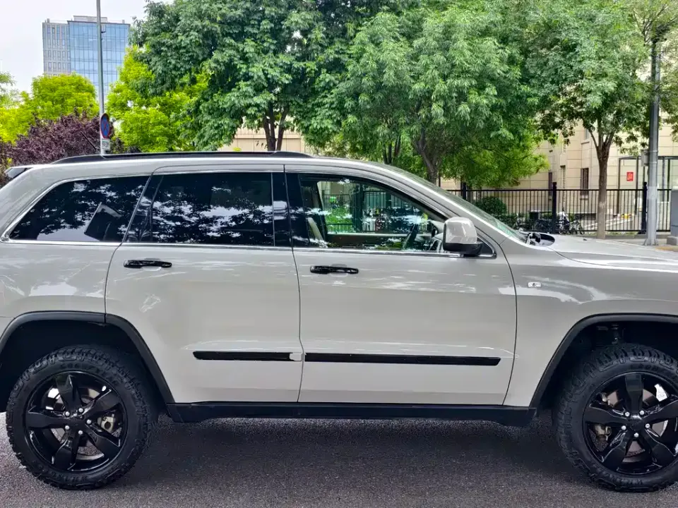 Jeep Grand Cherokee (Import)