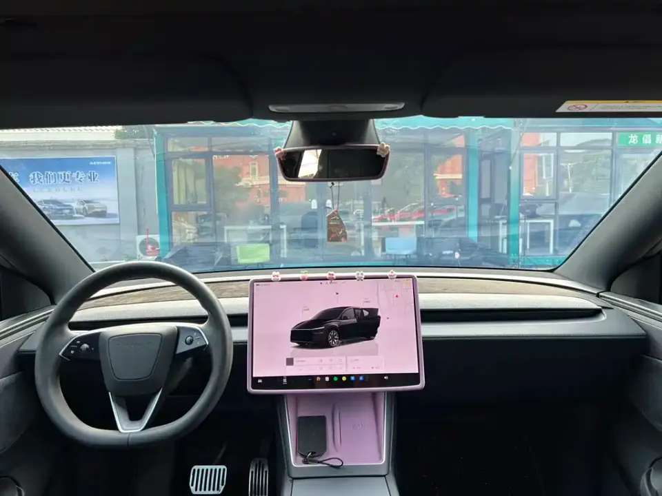 Tesla Model Y L