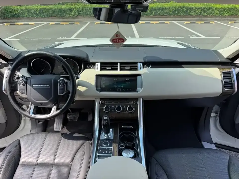 Land Rover Sport