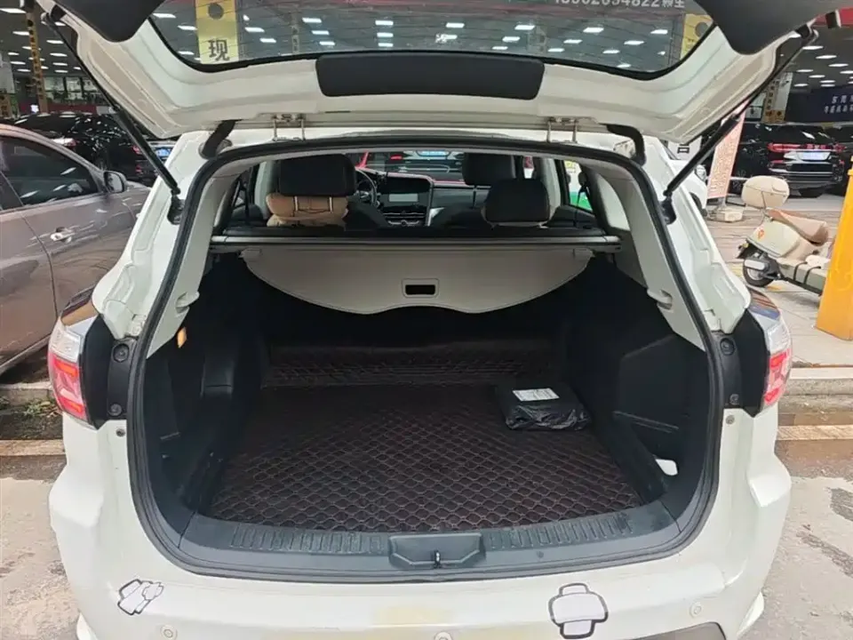 Venucia T70