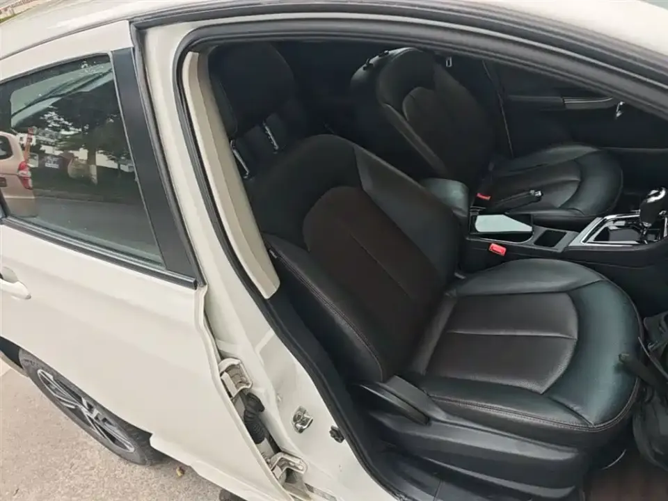 Venucia T70