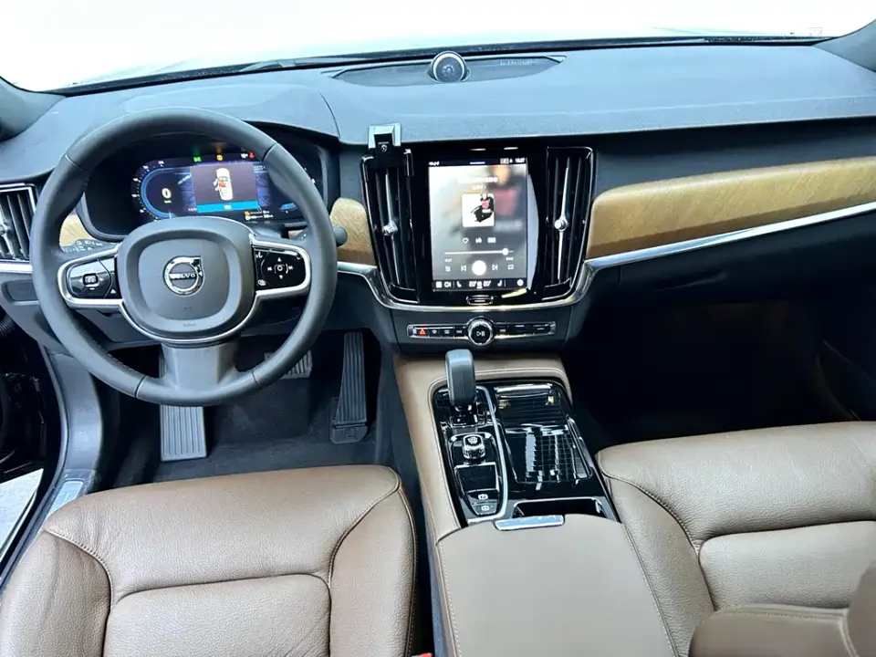 Volvo S90 PHEV