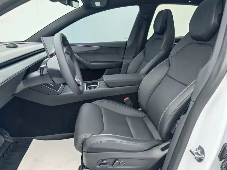 Tesla Model Y L