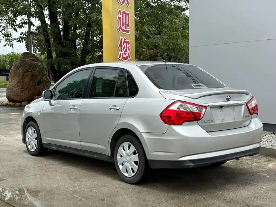 Venucia D50