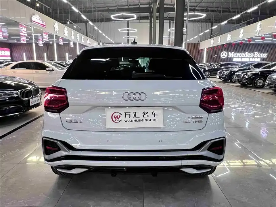 Audi Q2L