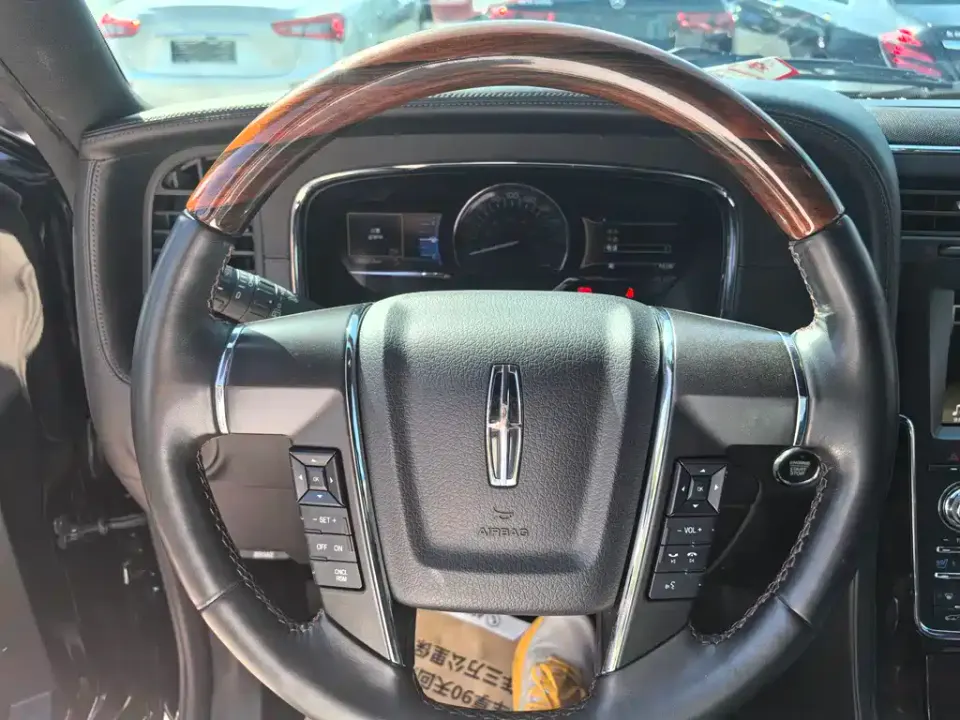 Lincoln Navigator