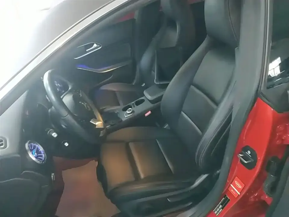 Mercedes-Benz CLA (Import)