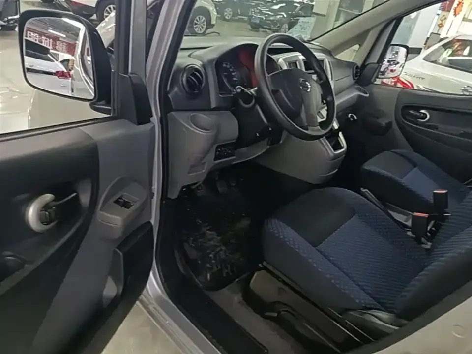 Nissan NV200
