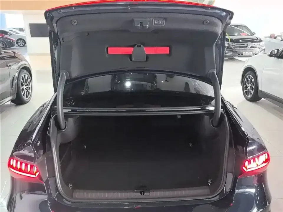 Audi A7L