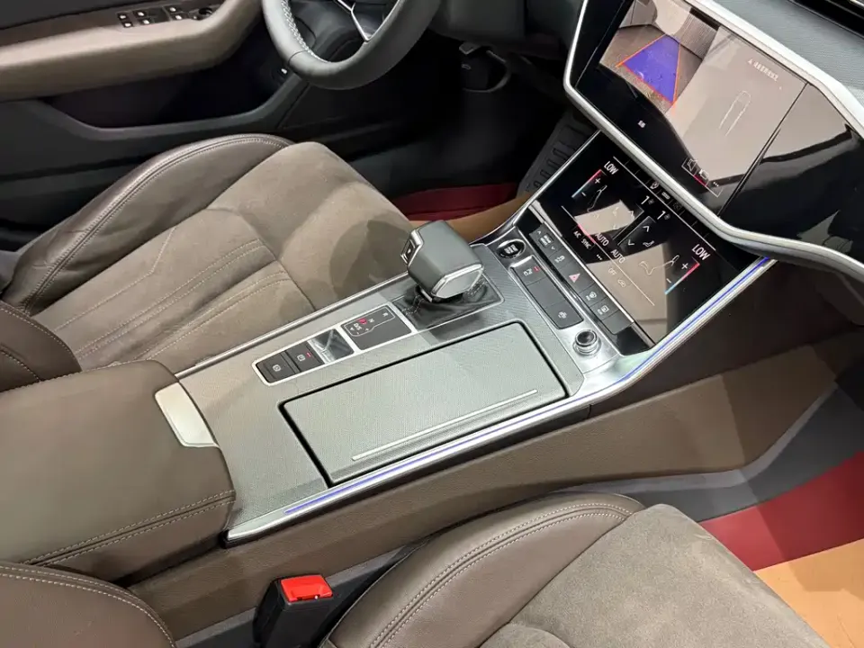 Audi A7L