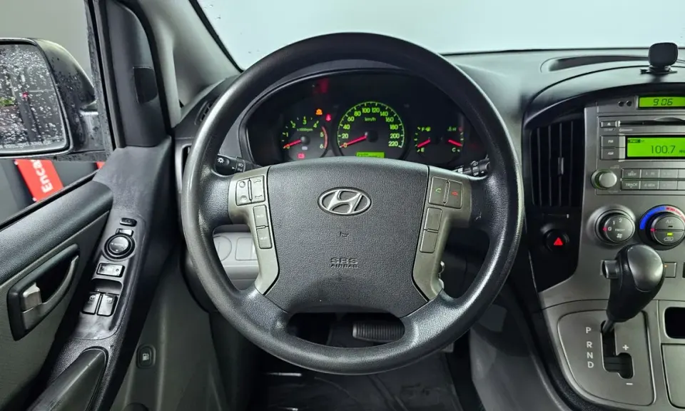 Hyundai Starex