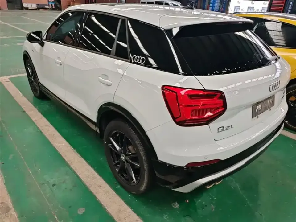 Audi Q2L