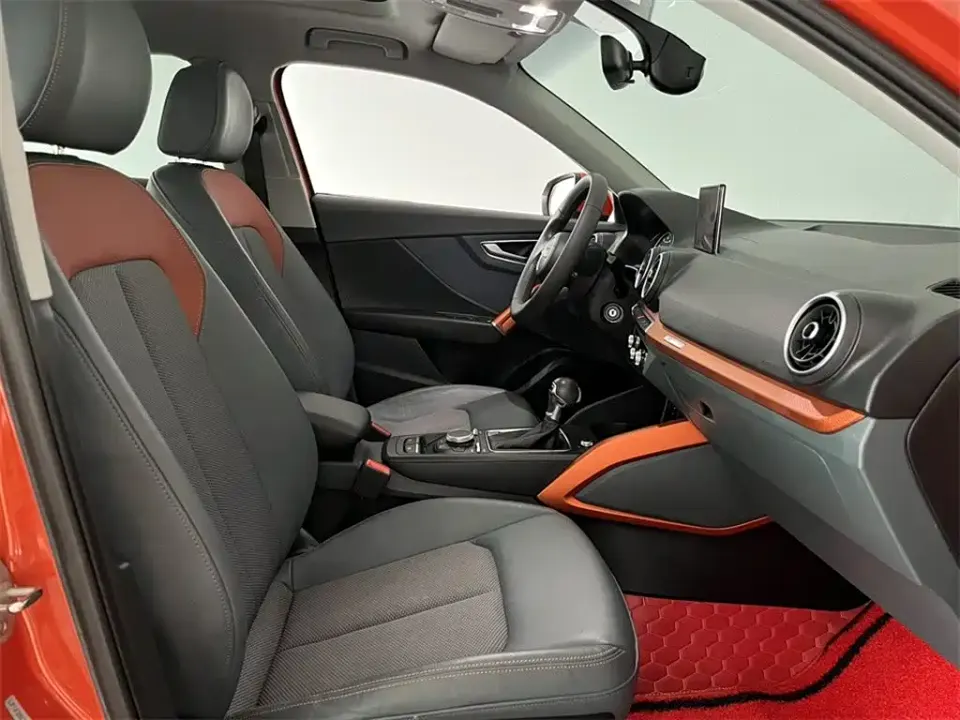 Audi Q2L