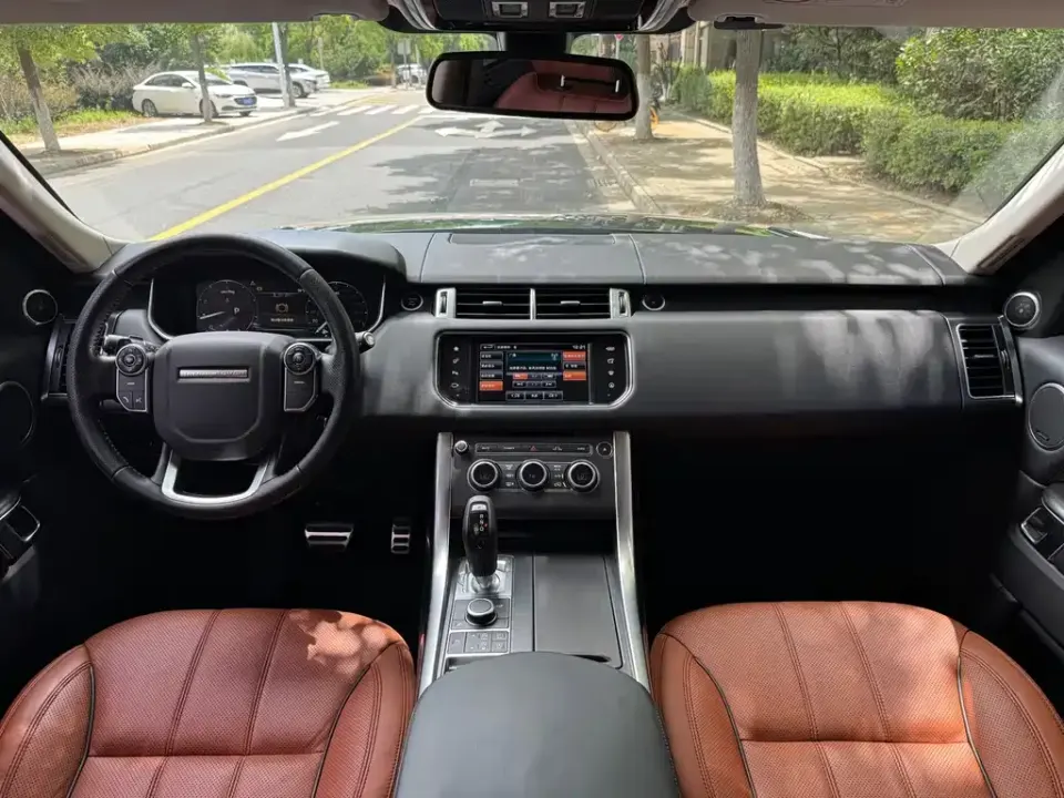 Land Rover Sport