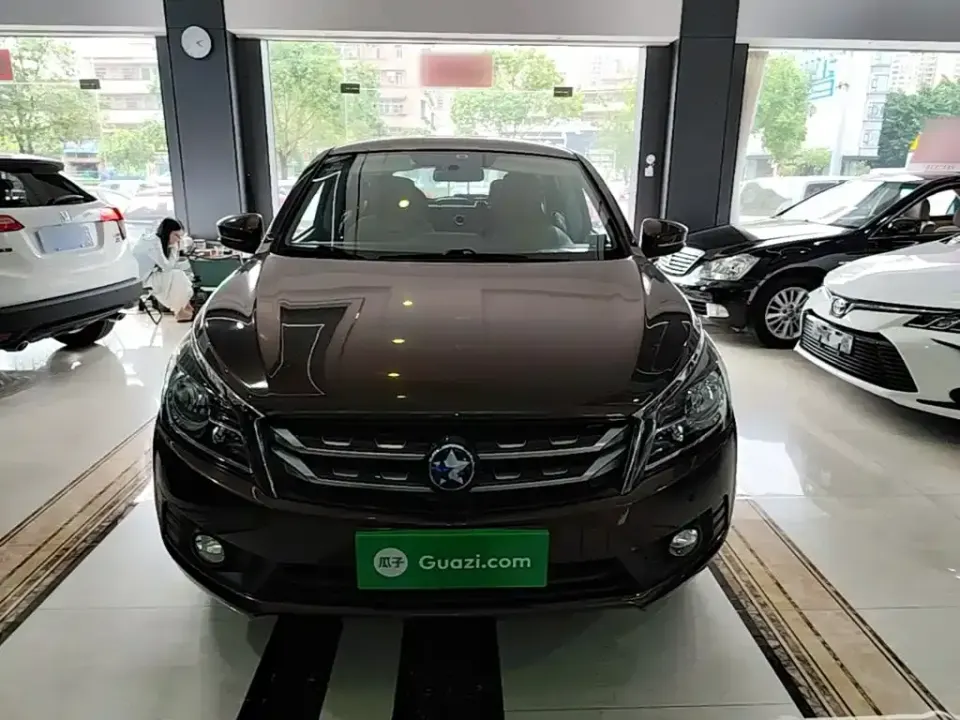 Venucia T70