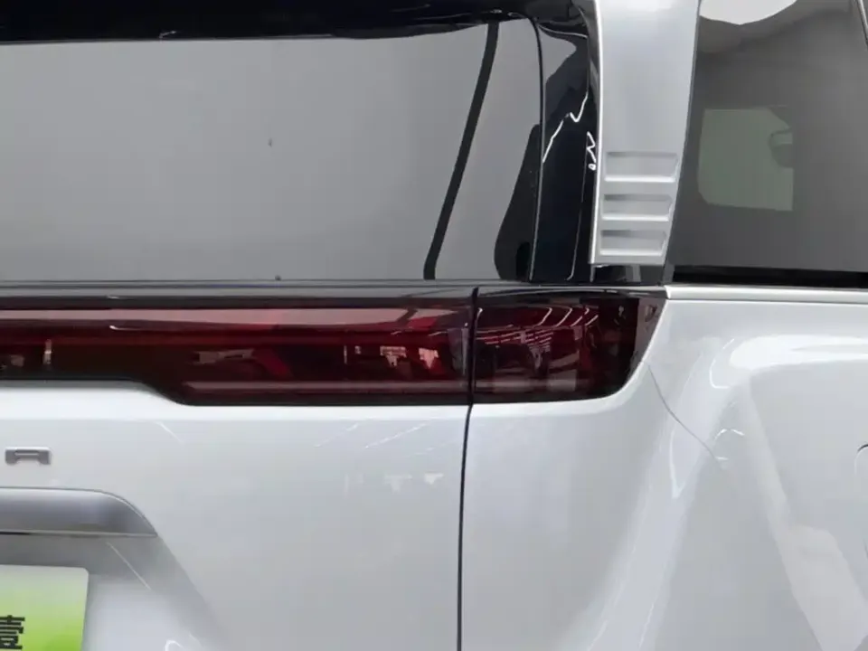 Denza Denza D9