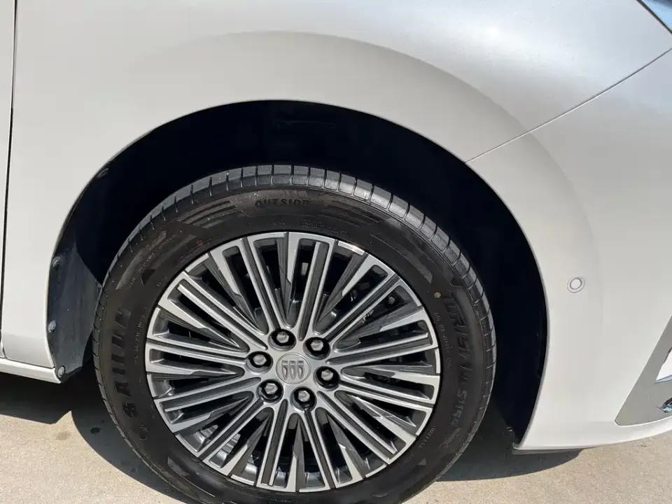 Buick GL8 Hybrid