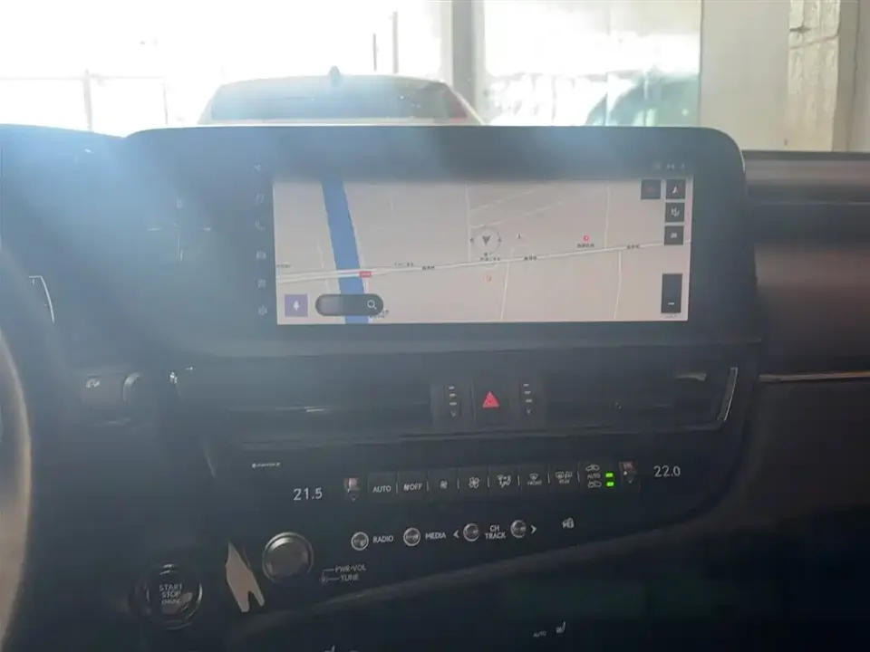 Lexus ES