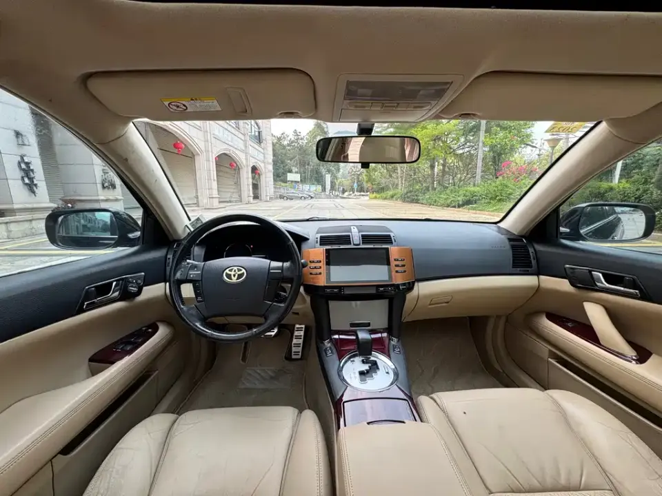 Toyota Reiz
