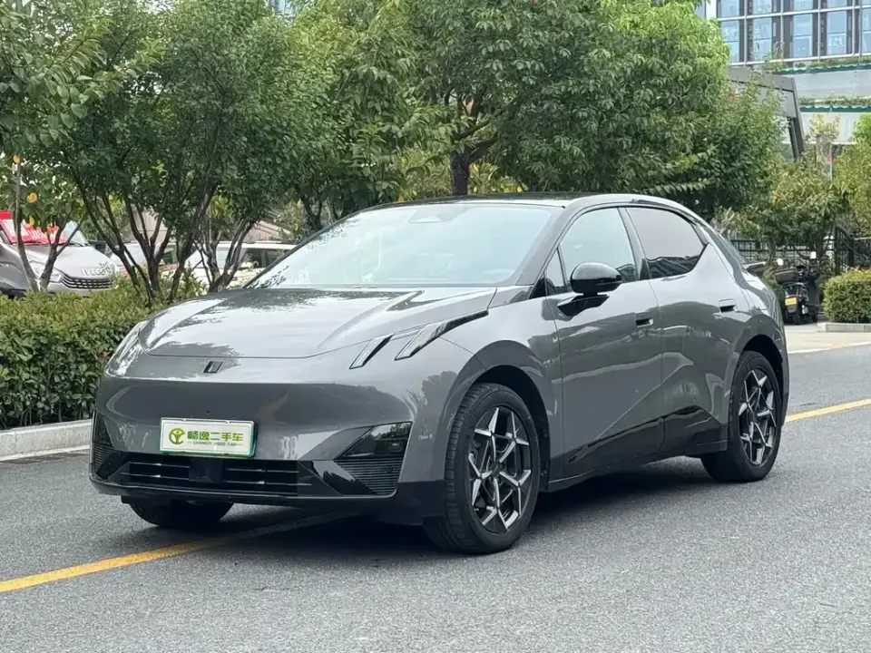 Lynk & Co Z20