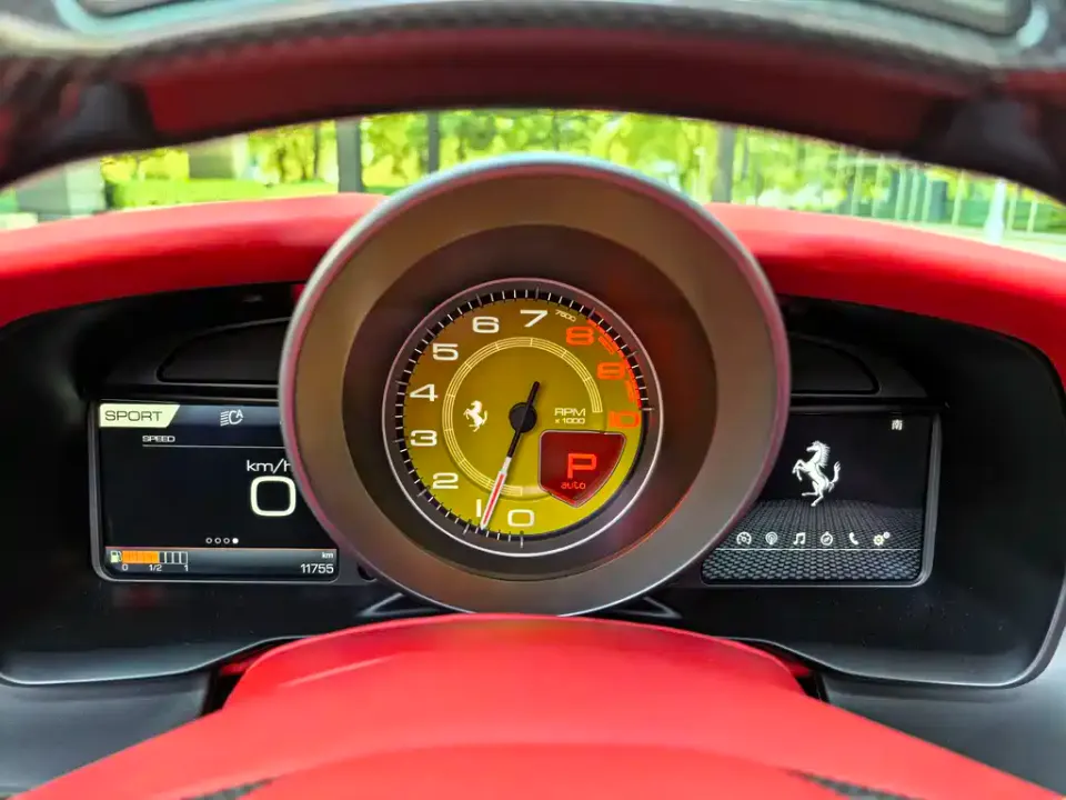 Ferrari F8
