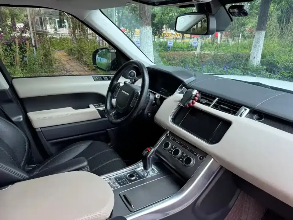 Land Rover Sport