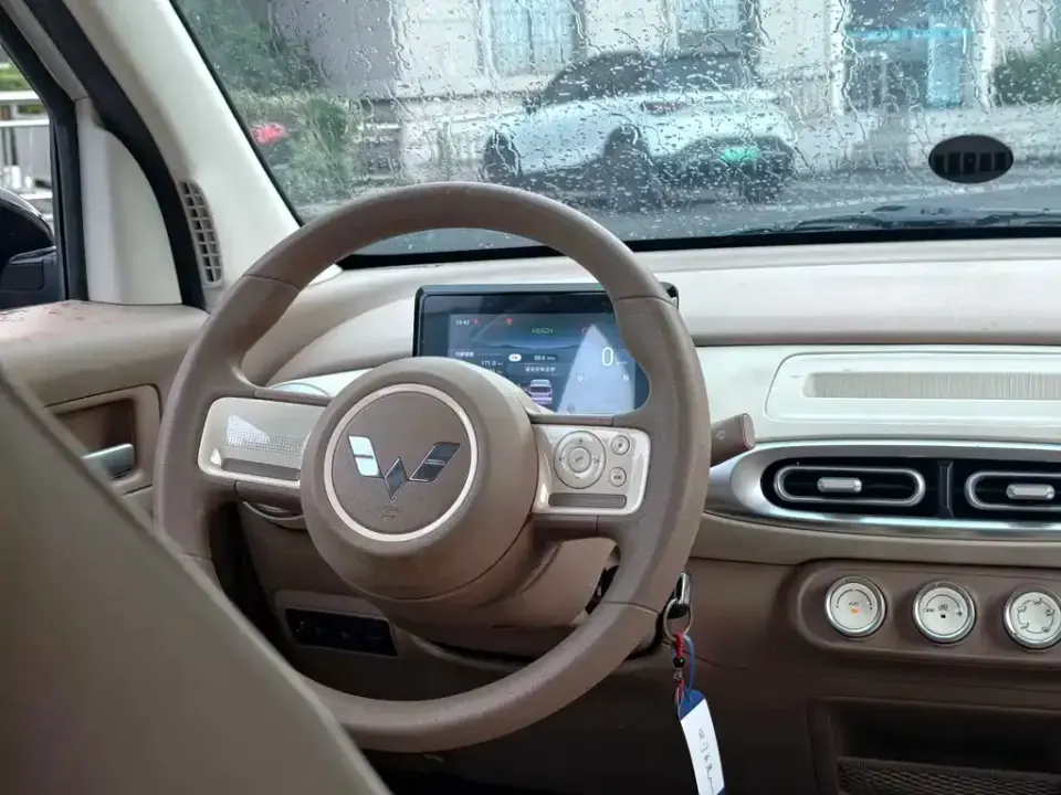 Wuling MINIEV